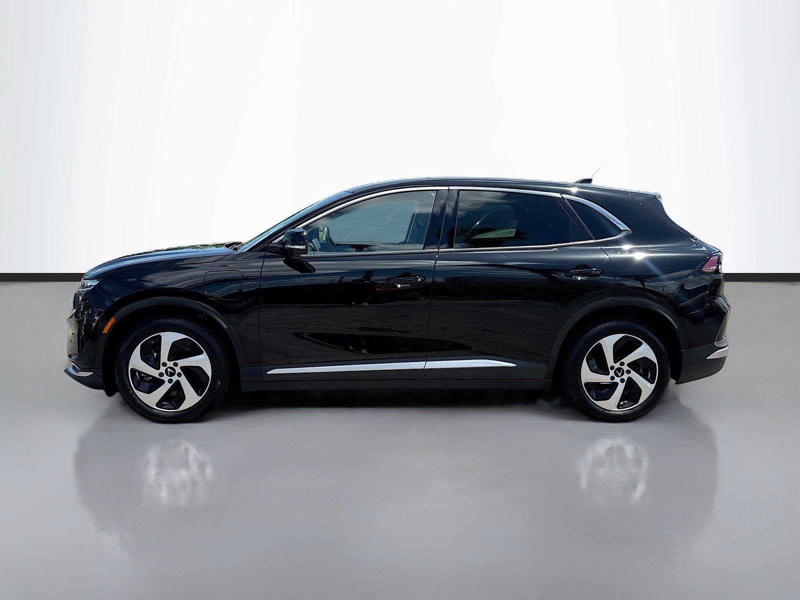 New 2025 VinFast VF 8 Eco AWD/4WD image 4