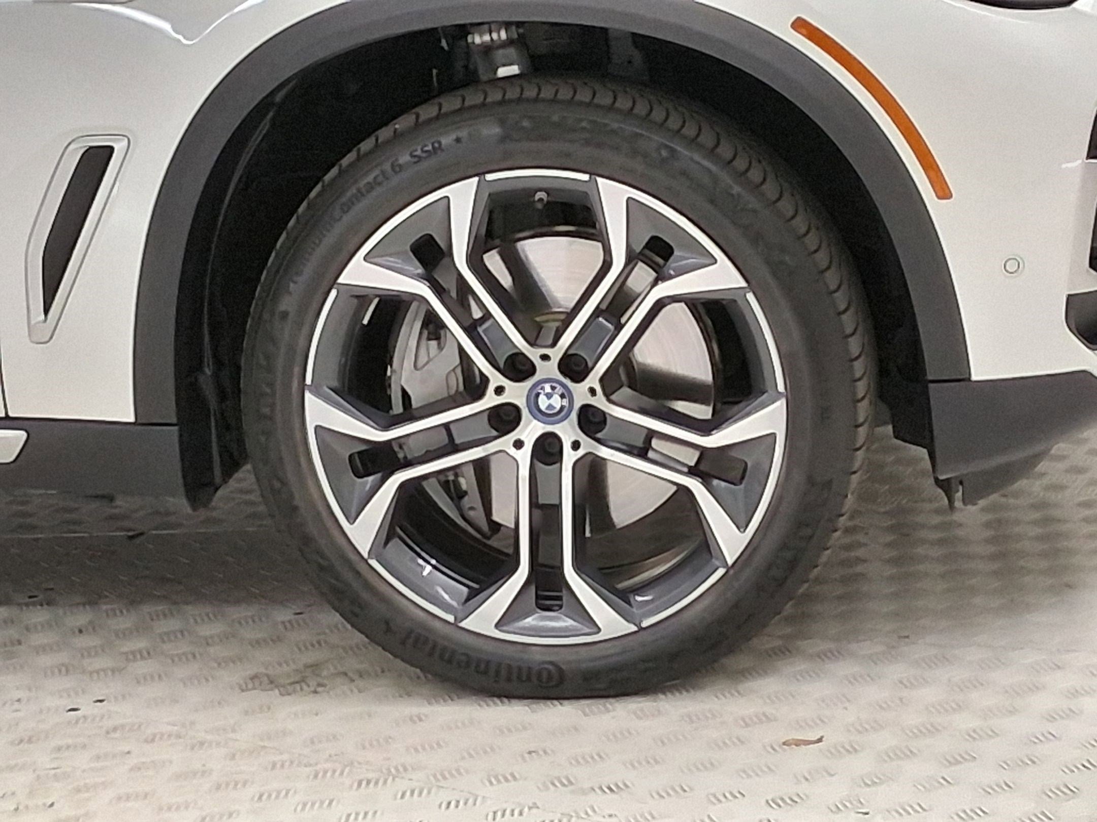 Certified 2023 BMW X5 xDrive45e w/ Luxury Seating Package AWD/4WD image 10