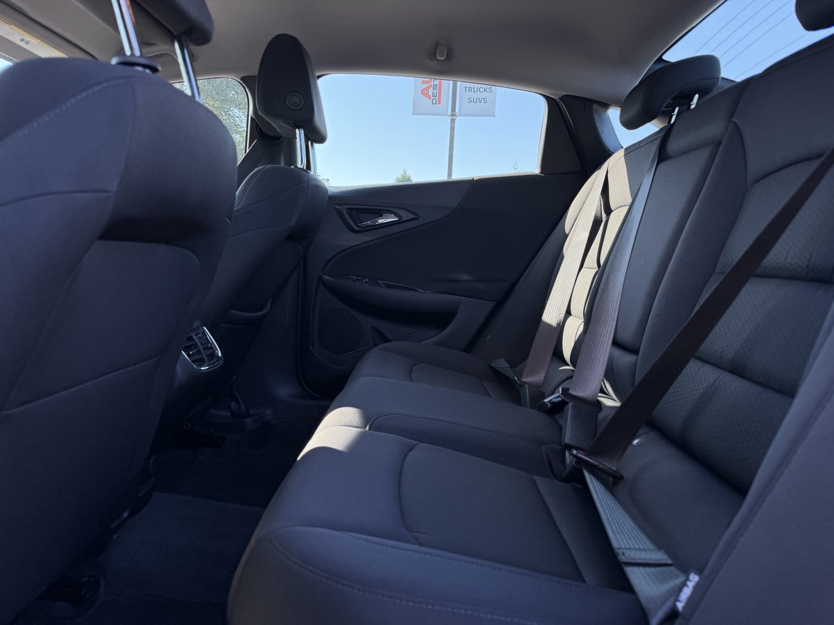 Used 2023 Chevrolet Malibu LT FWD image 10