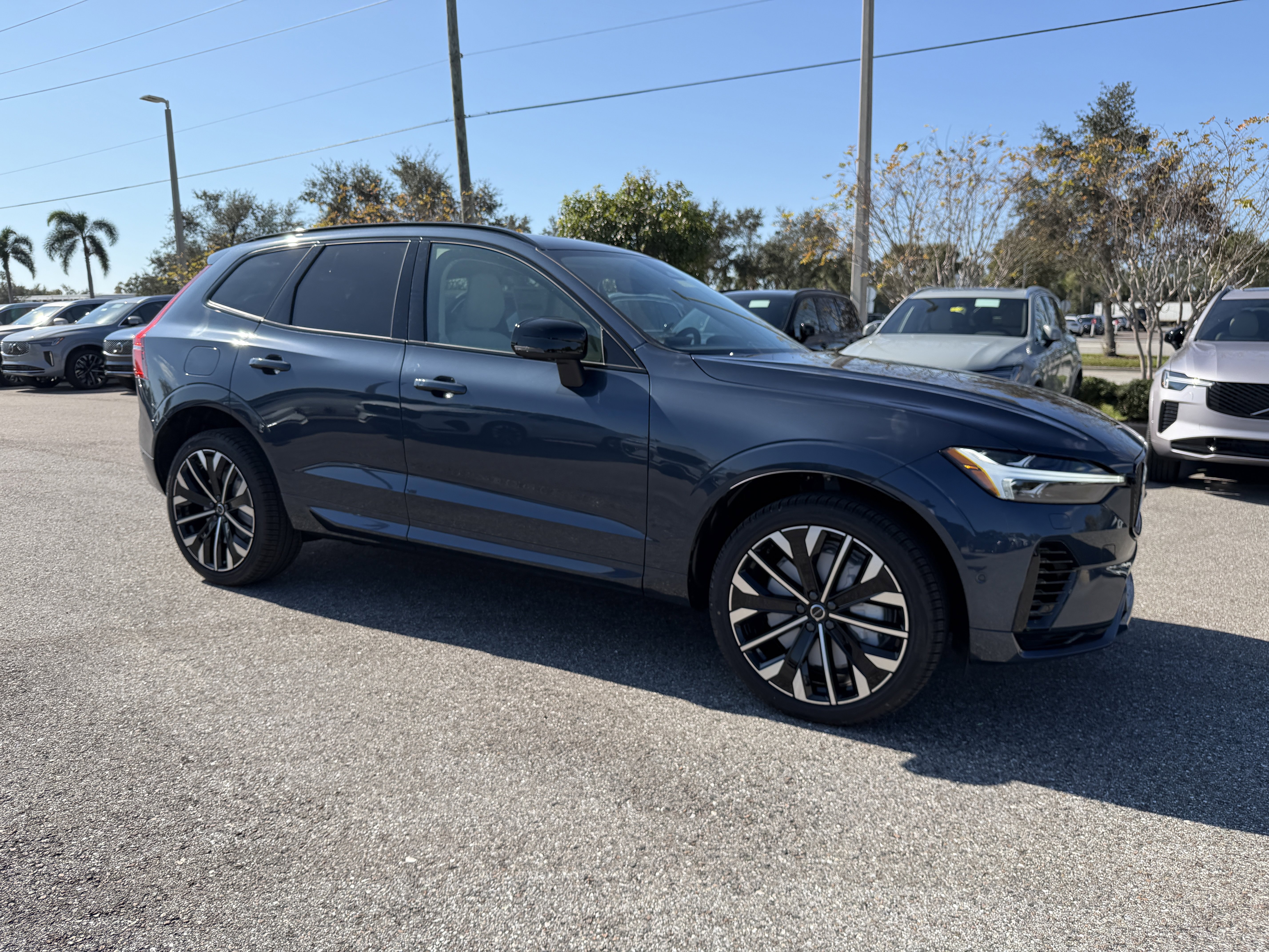 New 2026 Volvo XC60 T8 Ultra w/ Climate Package image 1