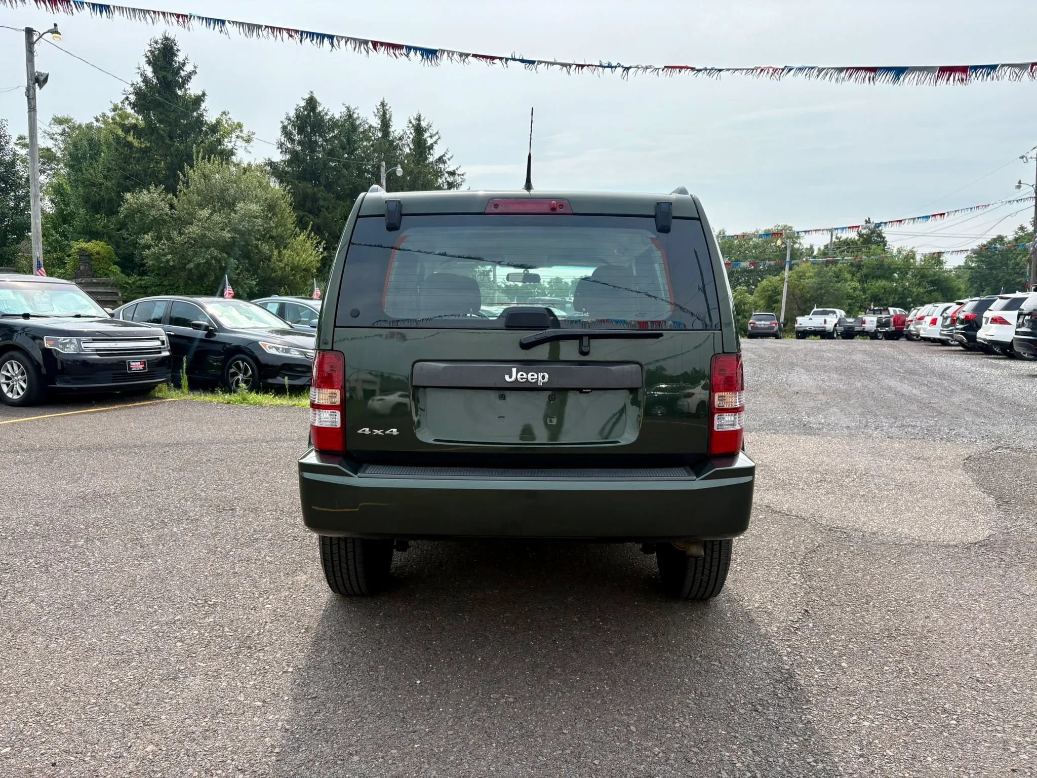 Used 2011 Jeep Liberty Sport AWD/4WD image 4