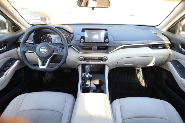 Certified 2025 Nissan Altima 2.5 SV FWD image 21