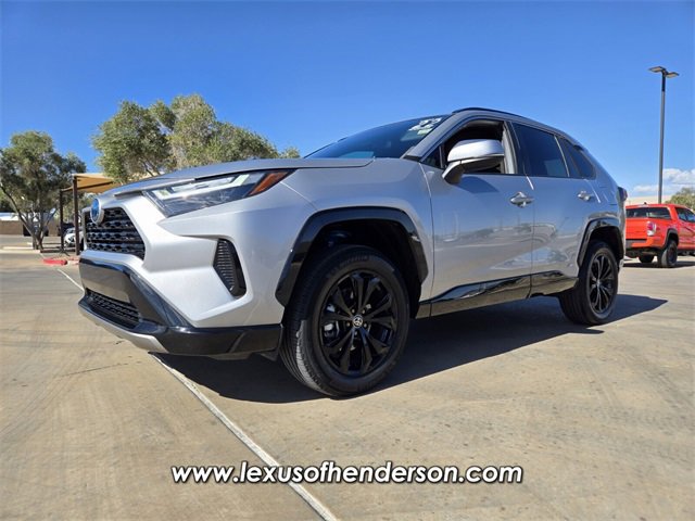 Used 2022 Toyota RAV4 SE w/ Convenience Package video 2