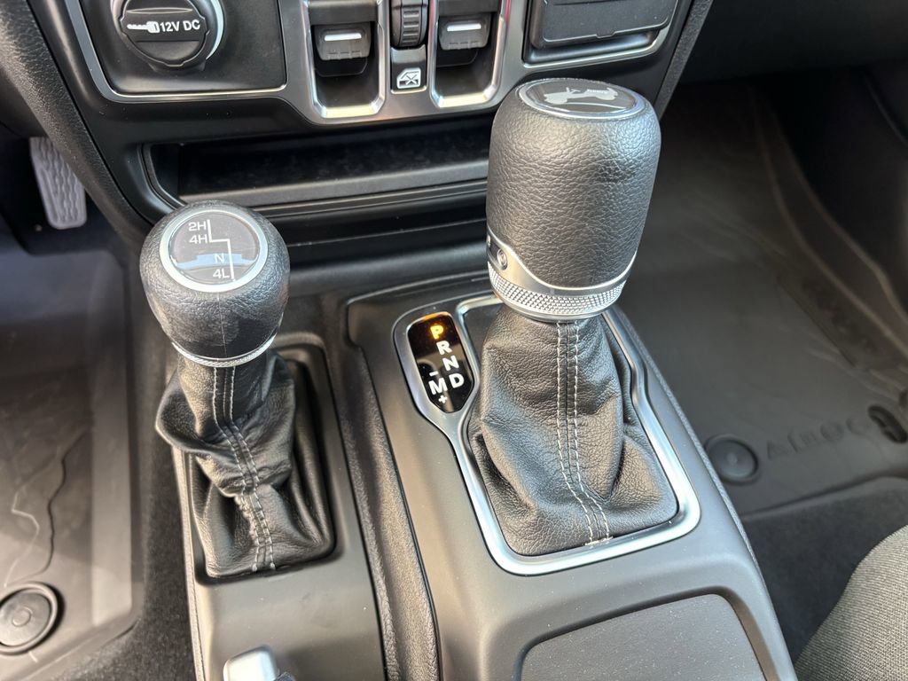 Used 2026 Jeep Wrangler Unlimited Sport AWD/4WD image 18