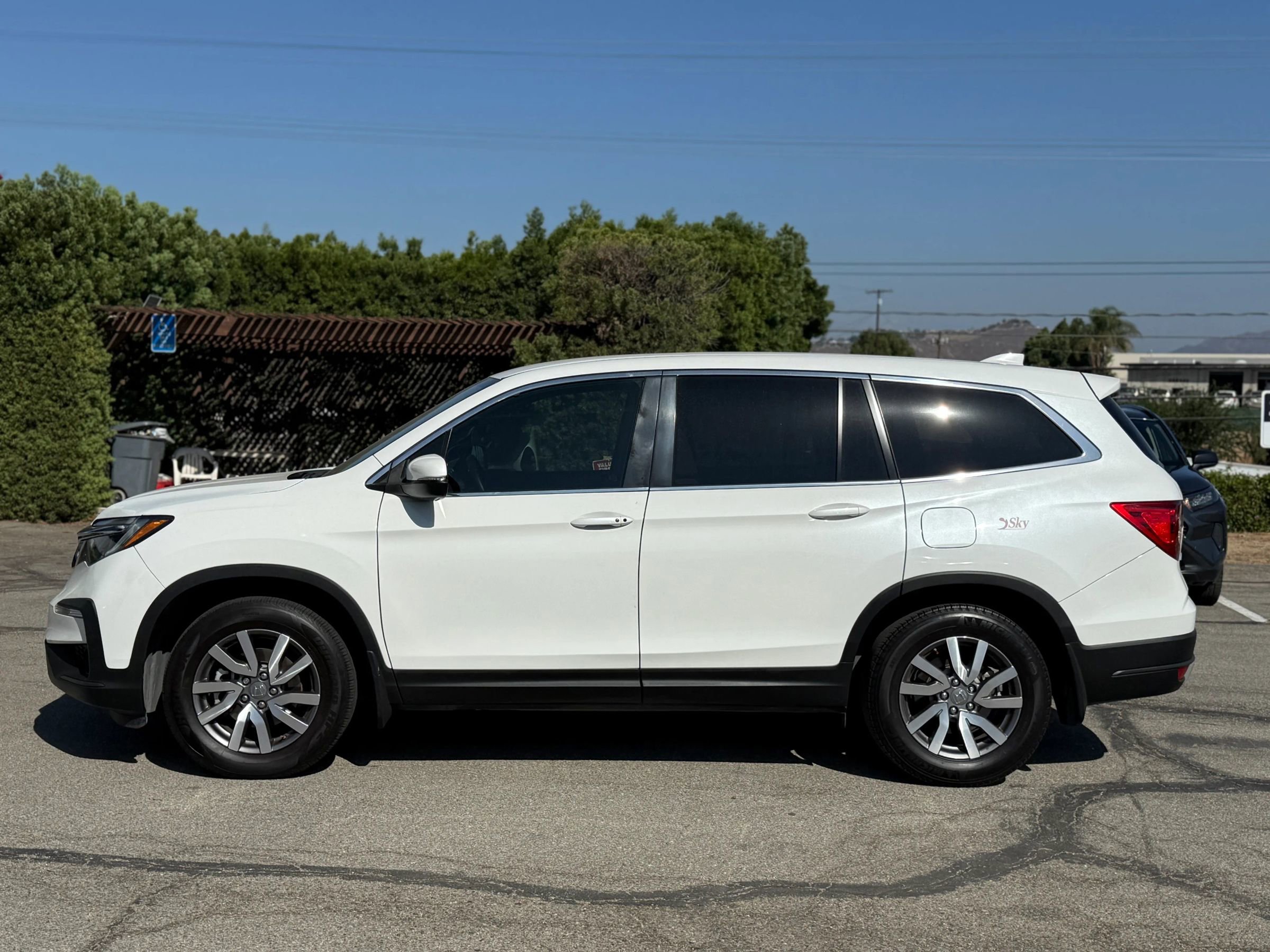 Used 2021 Honda Pilot EX image 2