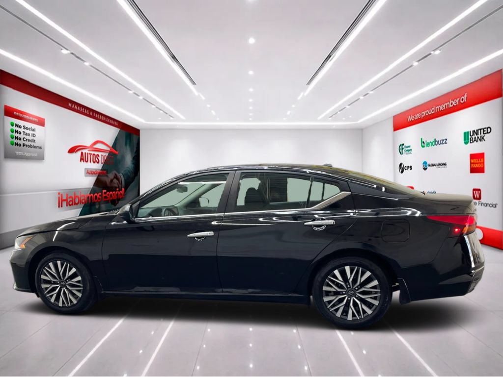 Used 2025 Nissan Altima 2.5 SV FWD image 5