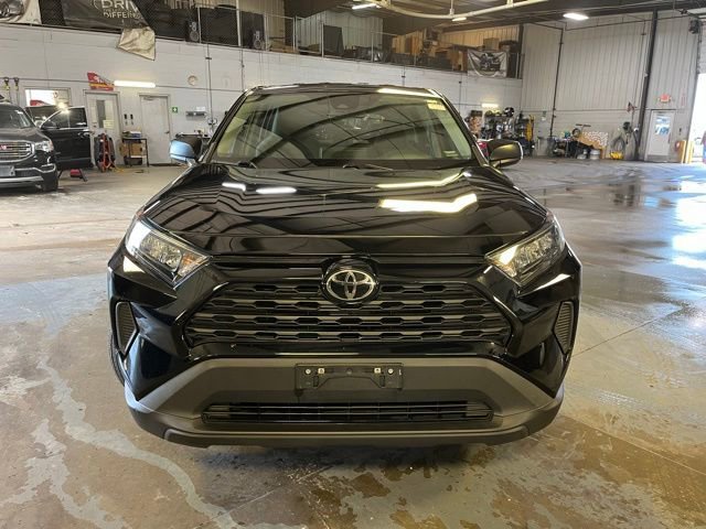 Used 2022 Toyota RAV4 LE image 9
