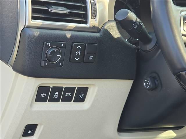 Used 2023 Lexus GX 460 Premium w/ Accessory Package AWD/4WD image 29