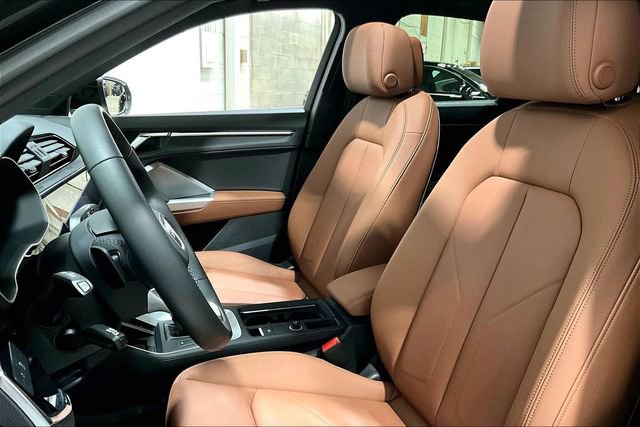 Certified 2025 Audi Q3 2.0T Premium w/ Convenience Package image 26