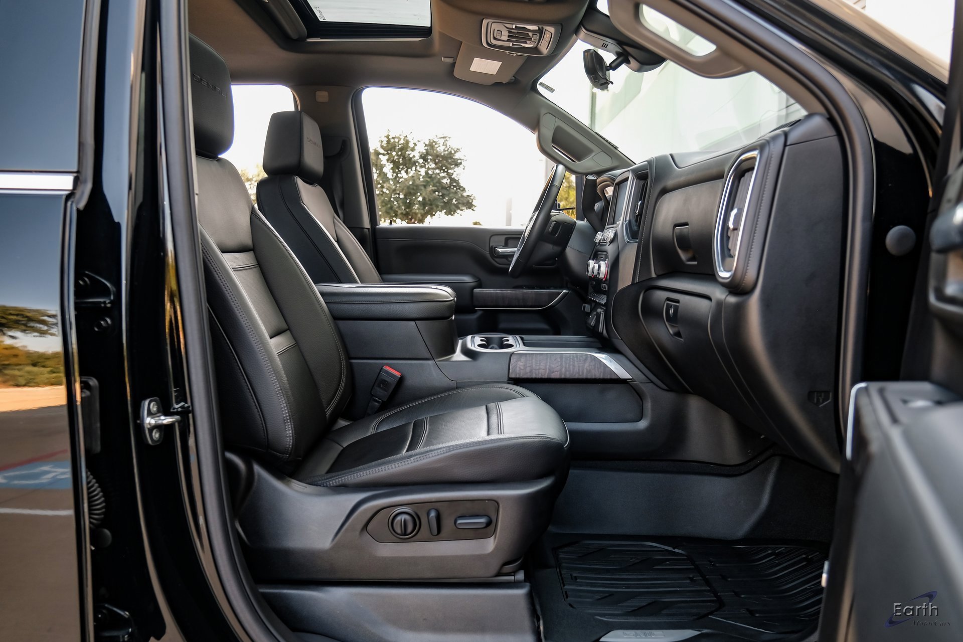 Used 2022 GMC Sierra 3500 Denali w/ Technology Package image 46