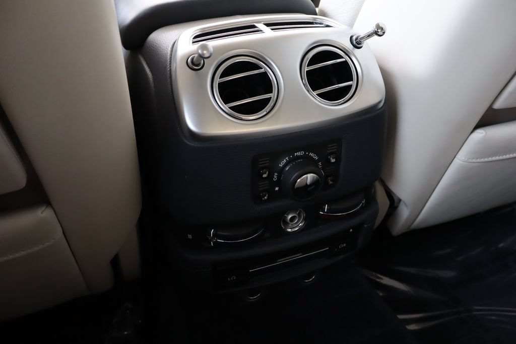 Used 2016 Rolls-Royce Ghost RWD image 15