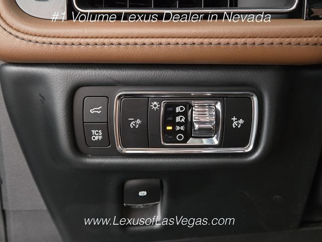 Used 2023 Lincoln Nautilus Reserve FWD image 38