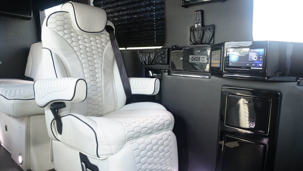 Used 2020 Mercedes-Benz Sprinter 3500 image 71