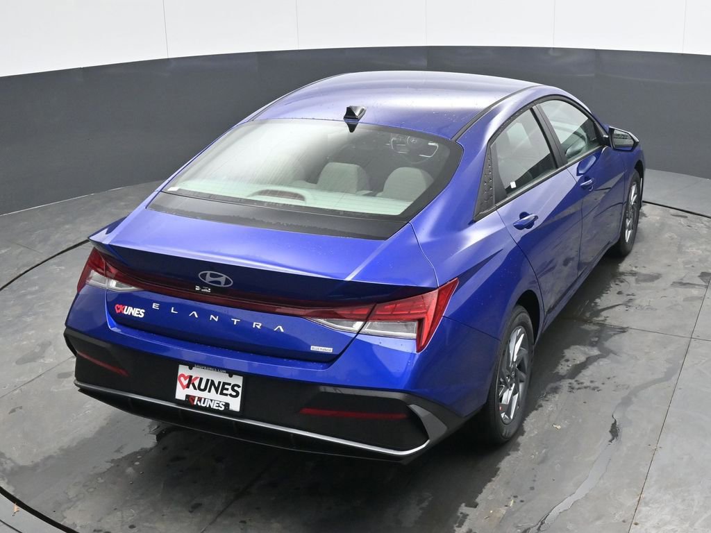 New 2026 Hyundai Elantra Blue image 35