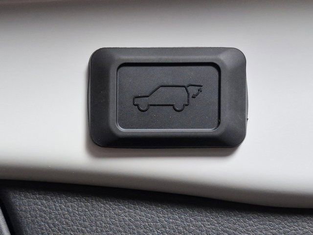 New 2025 Toyota RAV4 SE image 26