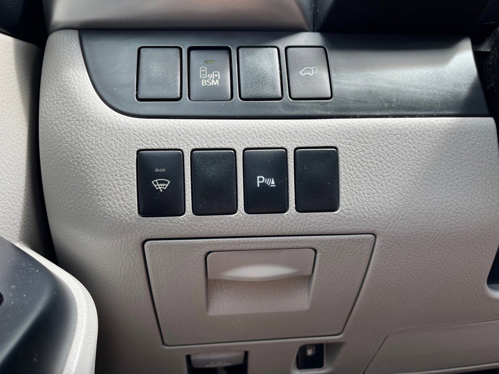 Used 2015 Toyota Highlander Limited image 26