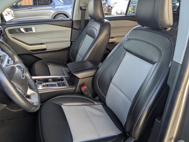 Used 2022 Ford Explorer XLT w/ Equipment Group 202A image 16