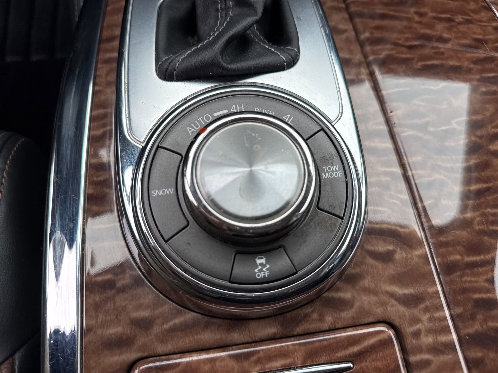 Used 2019 Nissan Armada Platinum w/ Captain's Chairs Package image 27