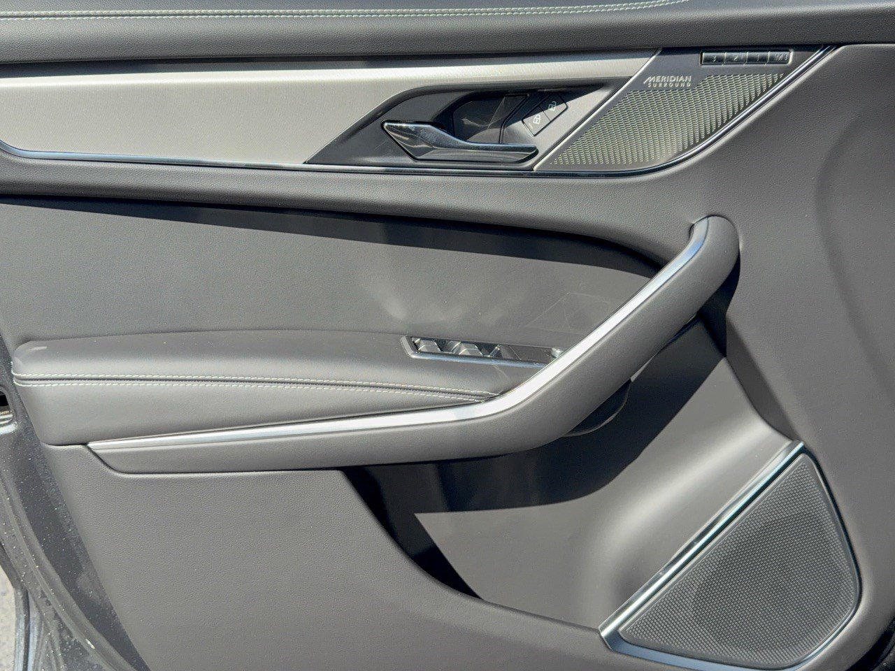 New 2026 Jaguar F-PACE R-Dynamic S AWD/4WD image 14