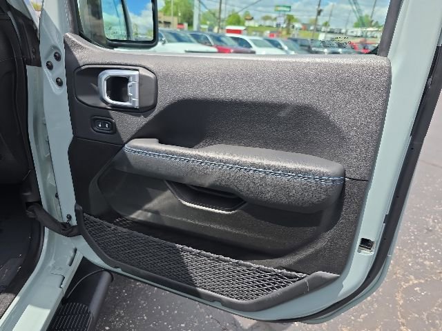 Used 2023 Jeep Wrangler Unlimited Rubicon 4xe w/ Steel Bumper Group AWD/4WD image 46