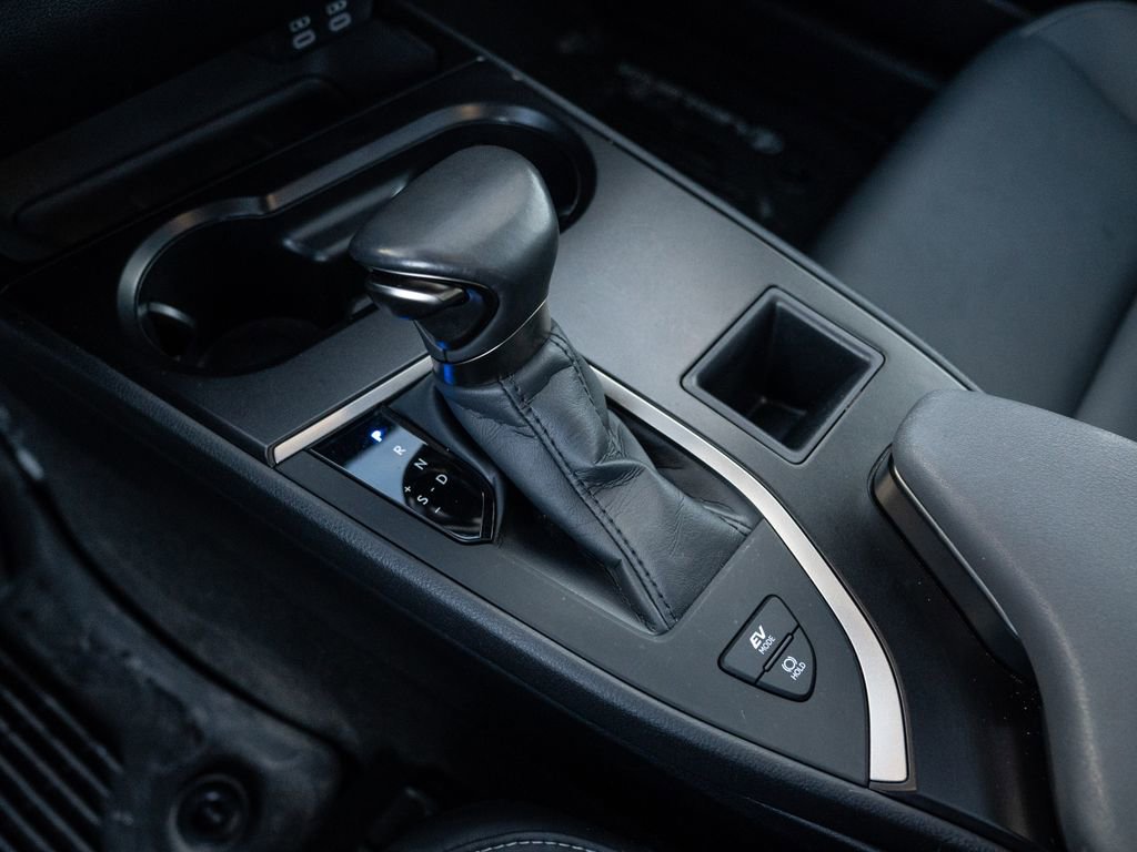 Used 2024 Lexus UX 250h AWD image 30