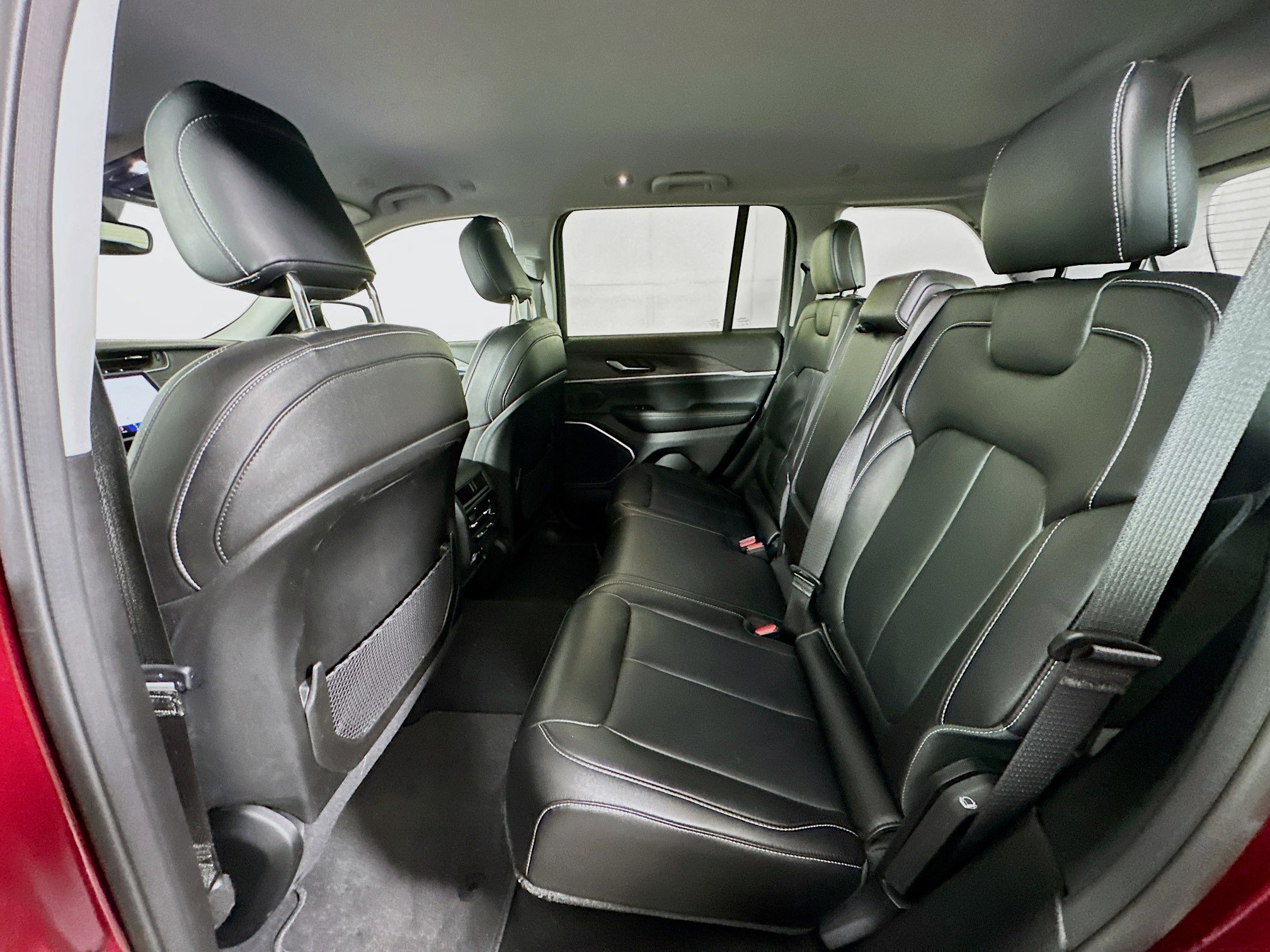 Used 2023 Jeep Grand Cherokee Limited image 28