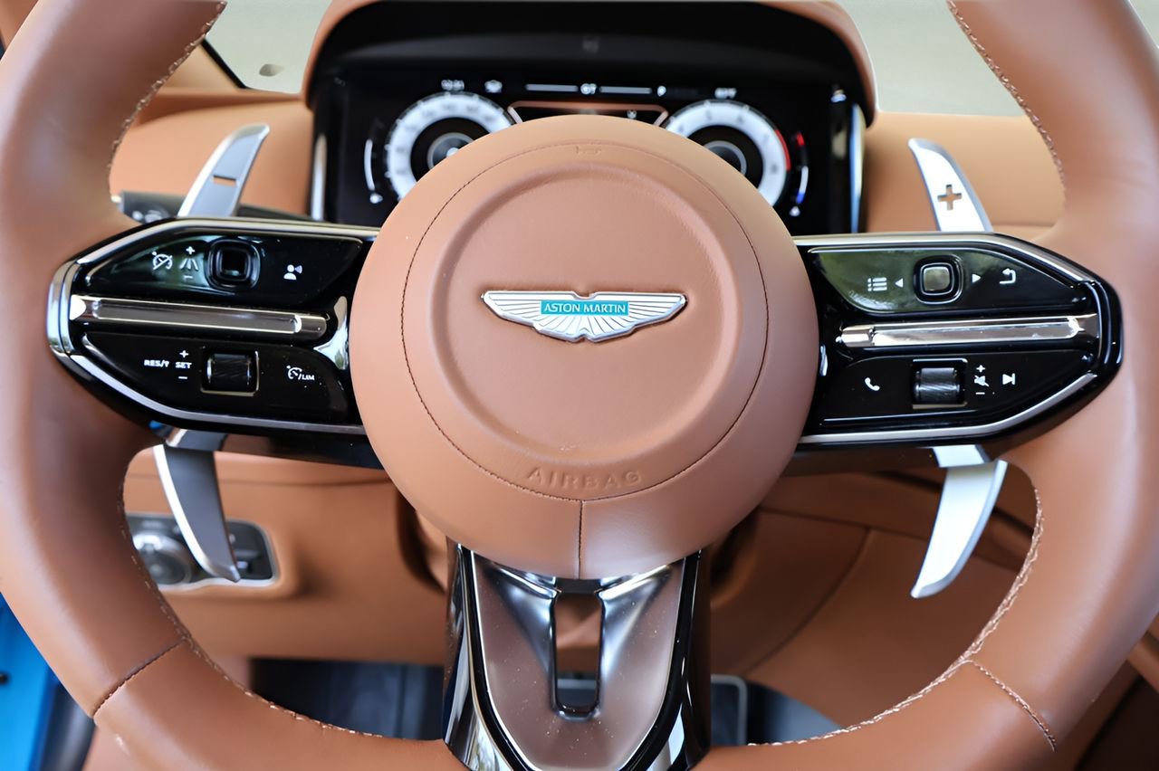 Used 2024 Aston Martin DB12 Convertible image 22