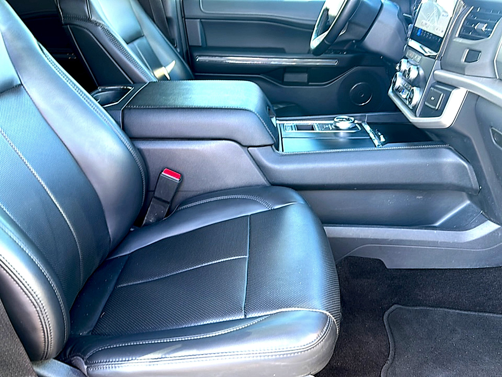 Used 2022 Ford Expedition Max XLT RWD image 25