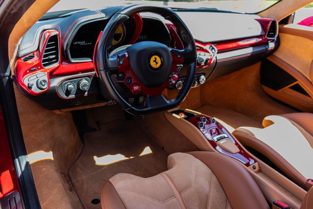 Used 2013 Ferrari 458 Italia Coupe RWD image 35