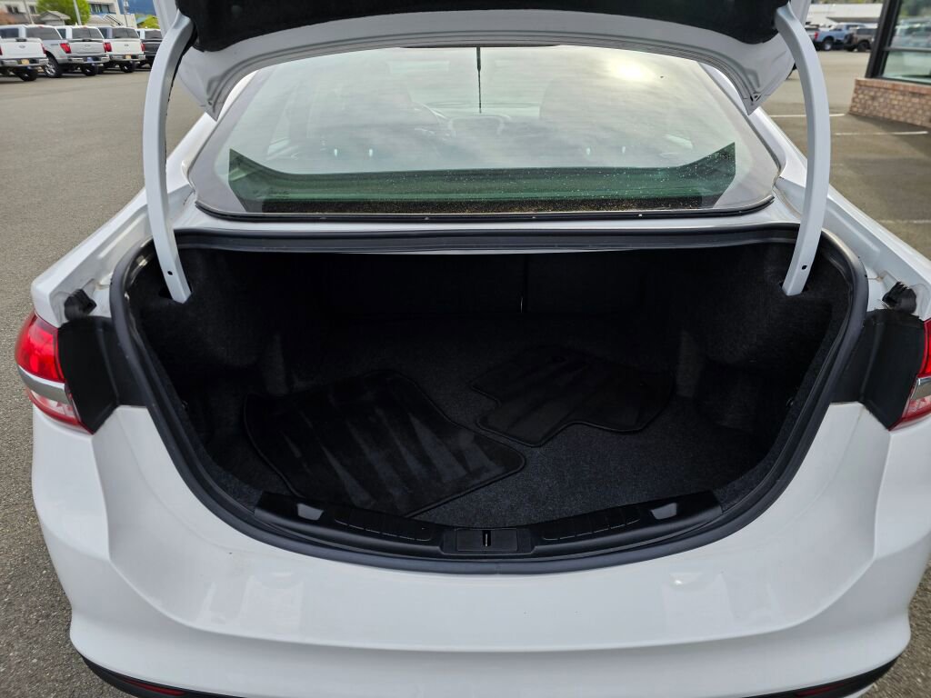 Used 2018 Ford Fusion SE FWD image 10