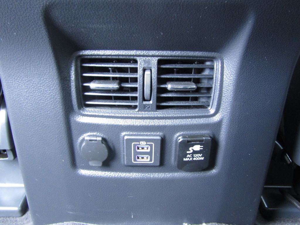 Used 2024 Nissan Titan PRO-4X w/ Pro-4x Utility Package image 33