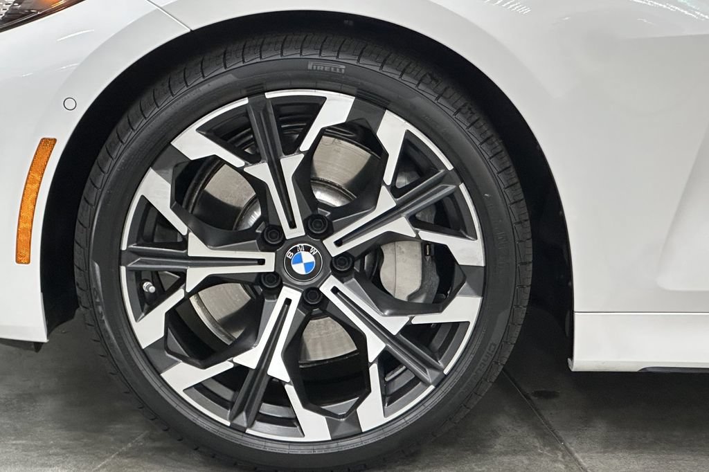 Used 2025 BMW 430i Convertible w/ Premium Package RWD image 33