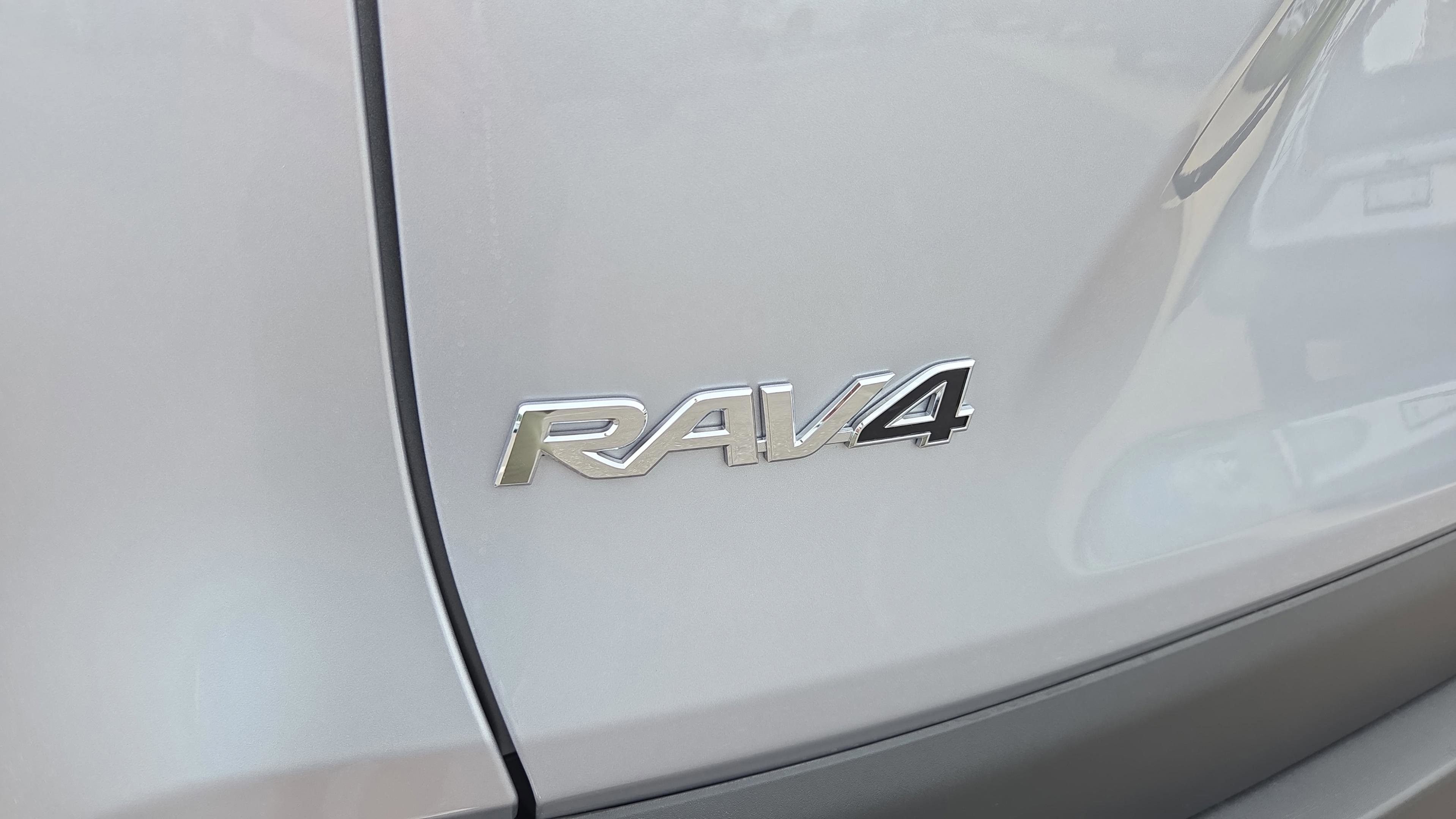 Certified 2025 Toyota RAV4 LE FWD image 28