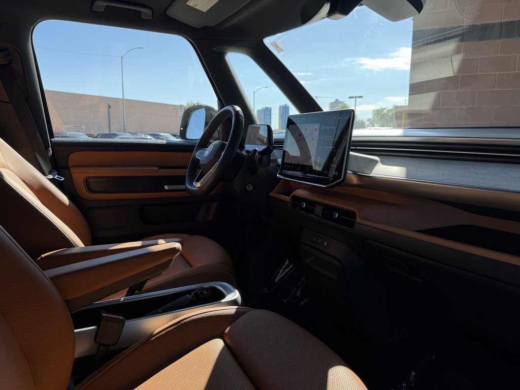 Used 2025 Volkswagen ID. Buzz Pro S Plus image 43