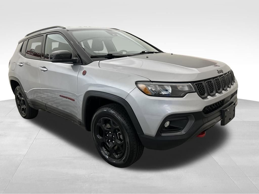Used 2024 Jeep Compass Trailhawk image 8