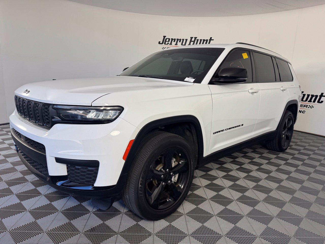 Used 2023 Jeep Grand Cherokee L Laredo
