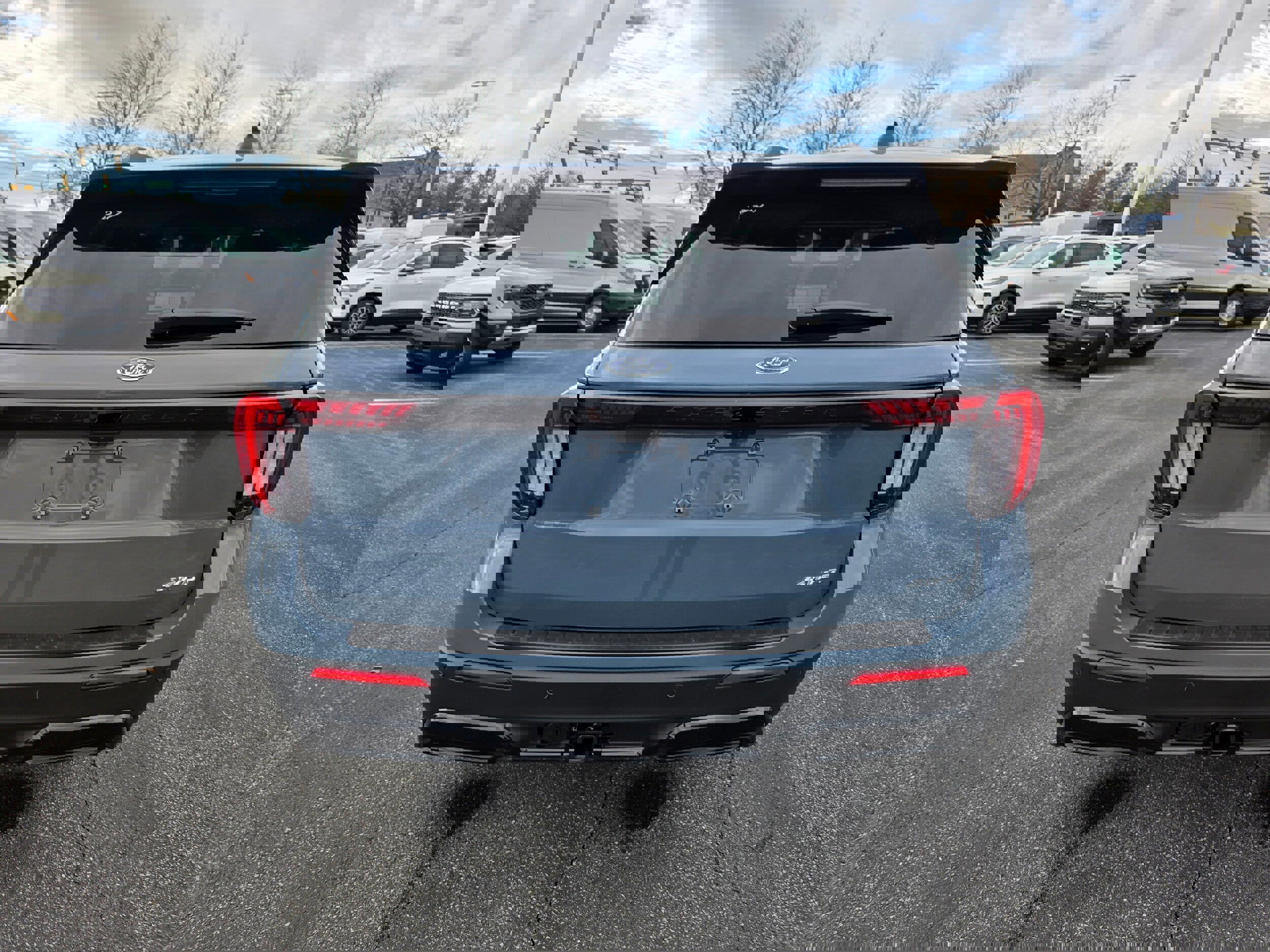 New 2026 Ford Explorer ST-Line w/ ST-Line Street Pack image 4