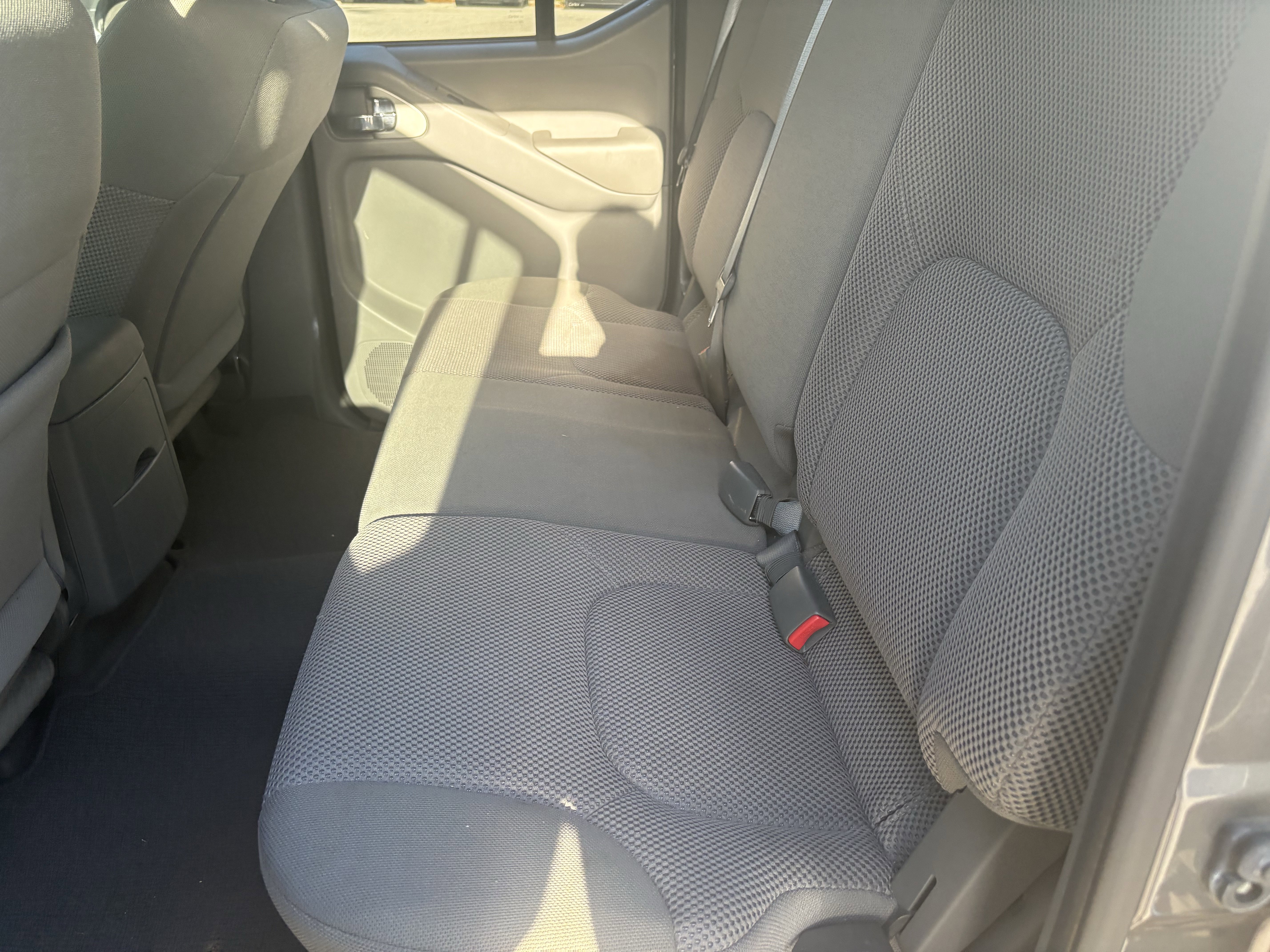 Used 2019 Nissan Frontier SV RWD image 9