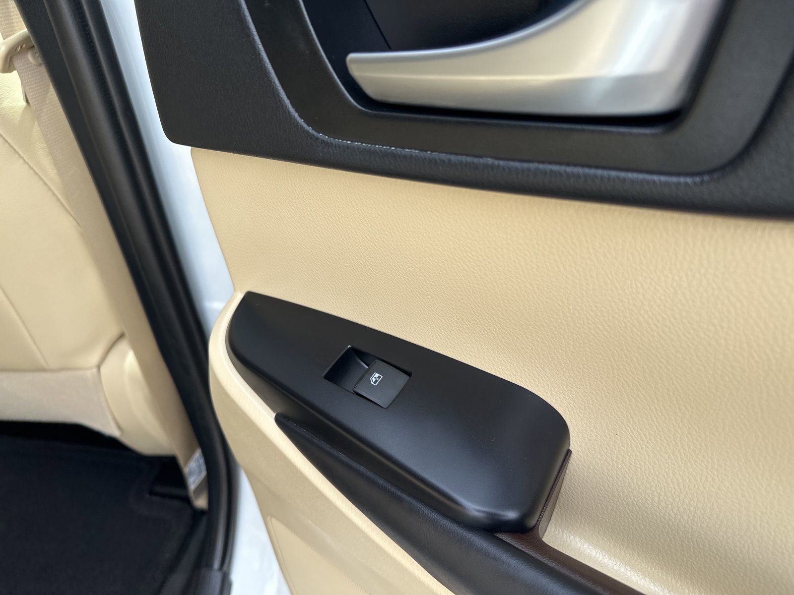 Used 2019 Toyota Highlander XLE AWD/4WD image 36