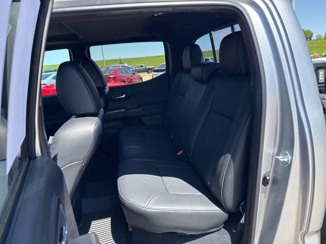 Certified 2022 Toyota Tacoma TRD Off-Road w/ TRD Premium Off Road Package AWD/4WD image 16