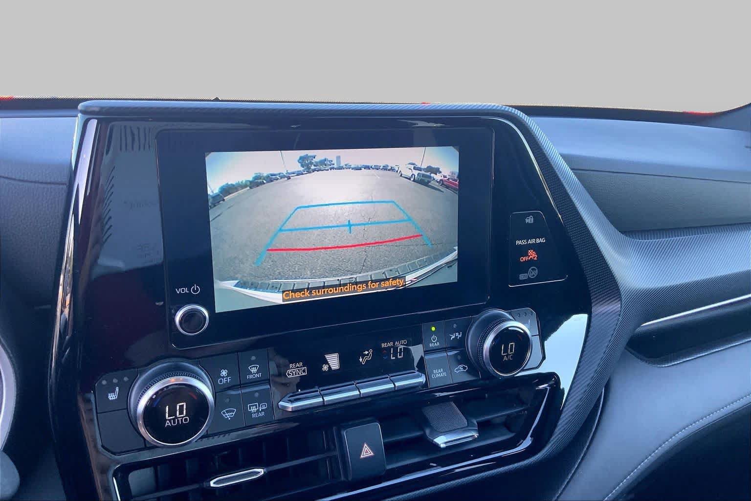 Used 2023 Toyota Highlander XSE FWD image 27