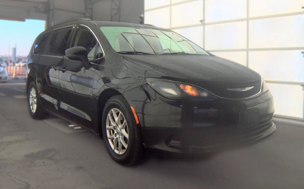 Used 2020 Chrysler Voyager Lxi FWD image 4
