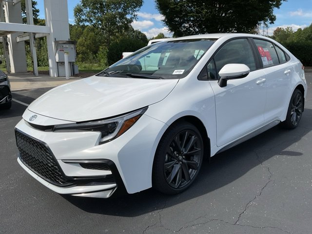 New 2027 Toyota Corolla SE FWD image 2