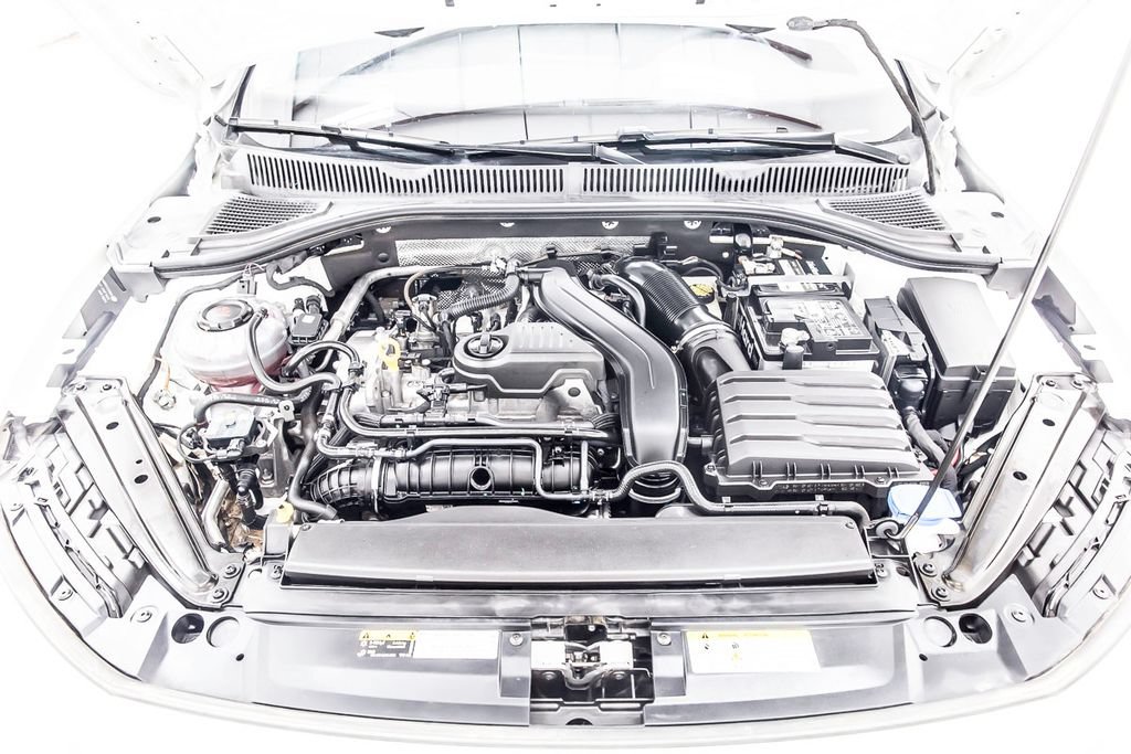 Used 2025 Volkswagen Jetta SEL FWD image 40
