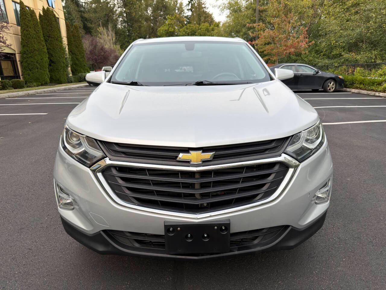 Used 2018 Chevrolet Equinox LT image 2