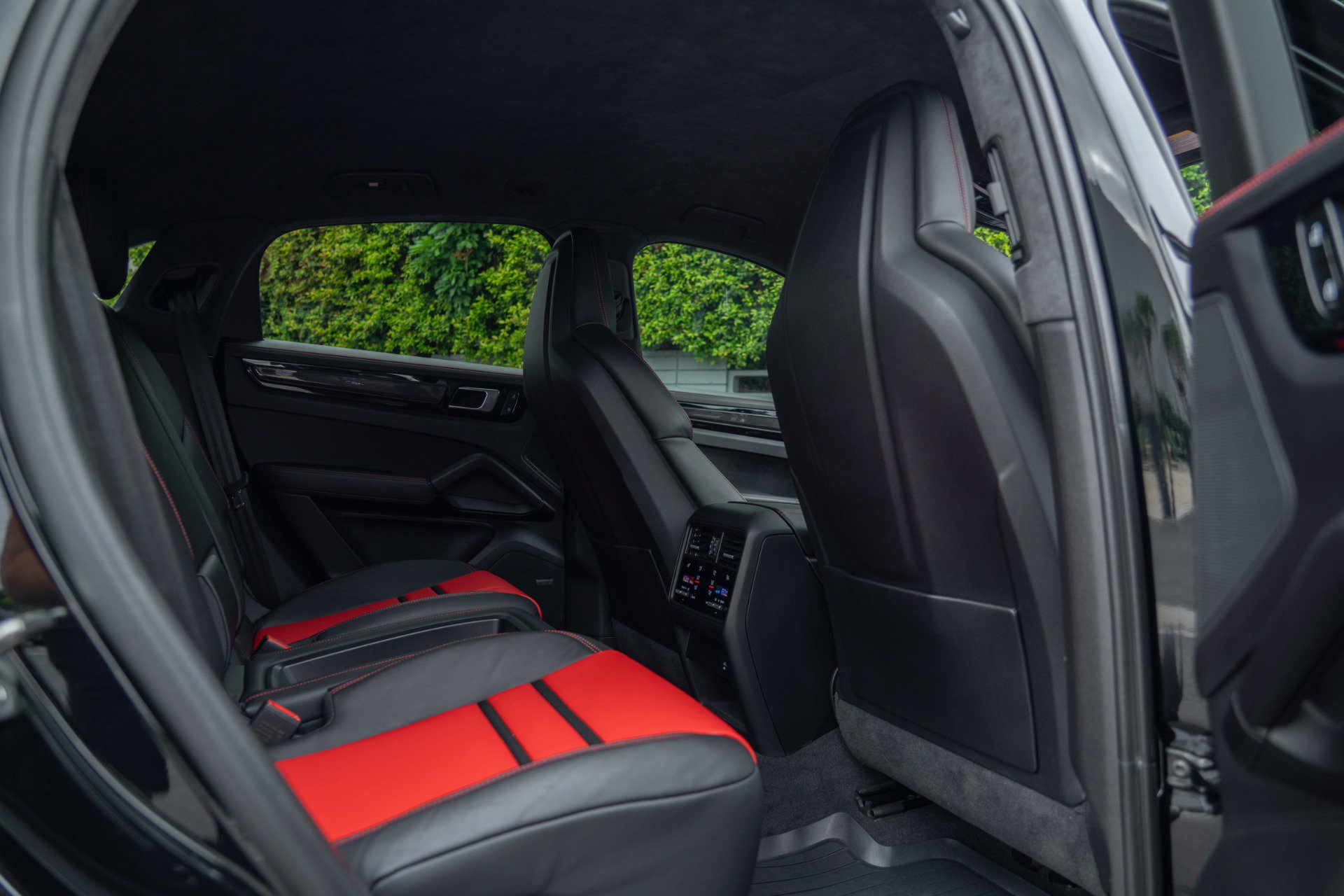 Used 2023 Porsche Cayenne Turbo GT image 45