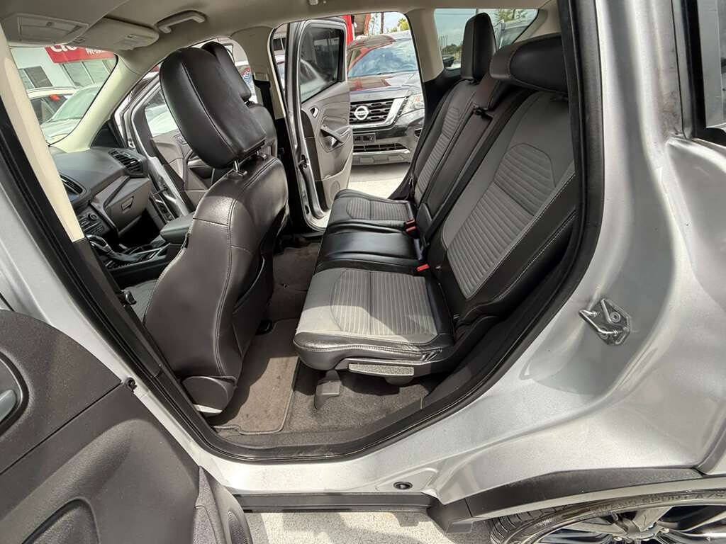 Used 2019 Ford Escape SE AWD/4WD image 16