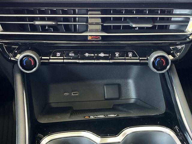 New 2026 Chevrolet Traverse LT w/ Sun and Wheel Package FWD image 12
