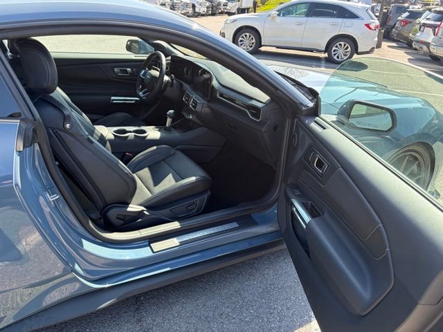 Used 2025 Ford Mustang GT Premium image 32