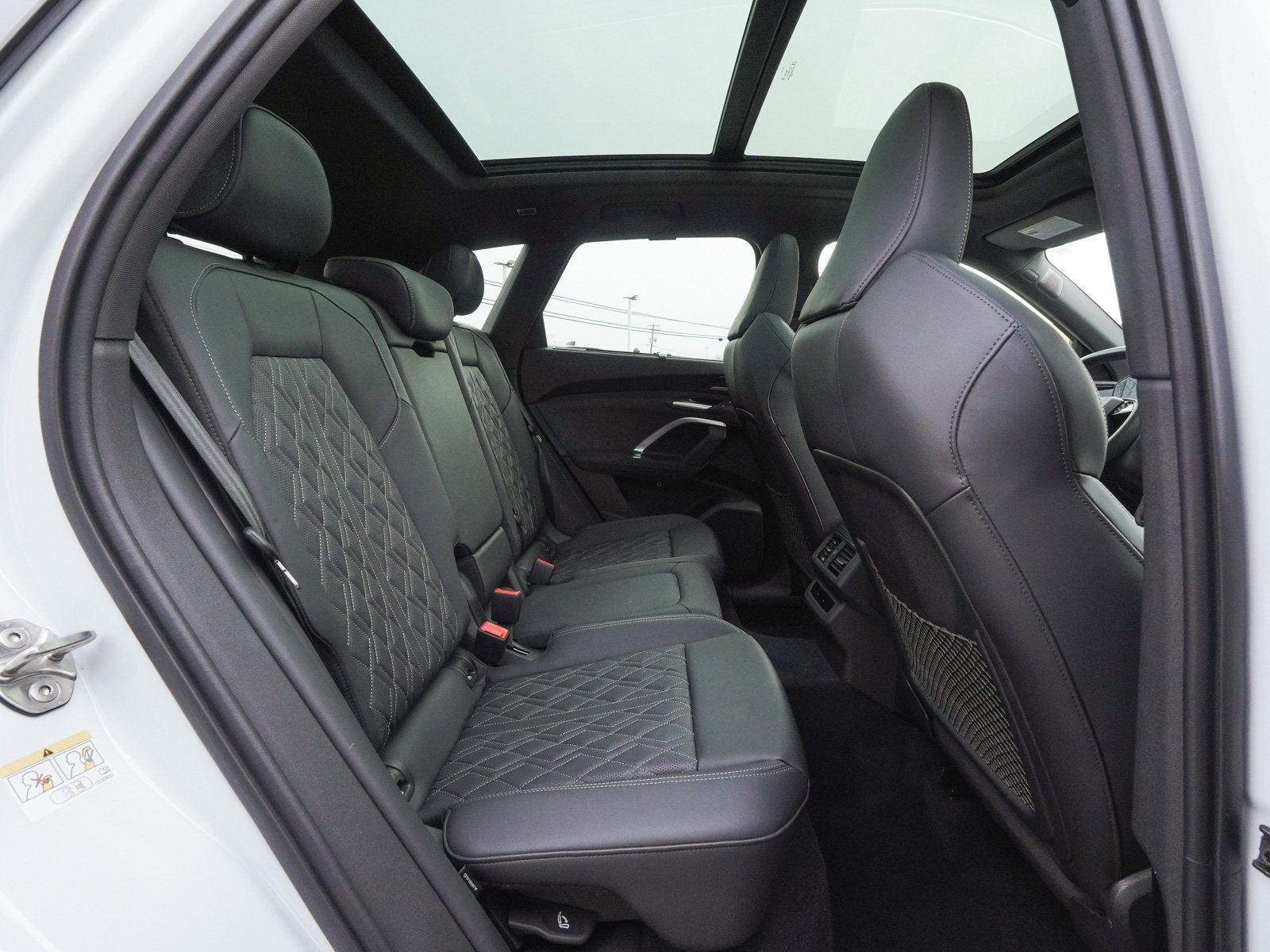Used 2025 Audi SQ5 Premium Plus w/ Premium Plus Package image 36